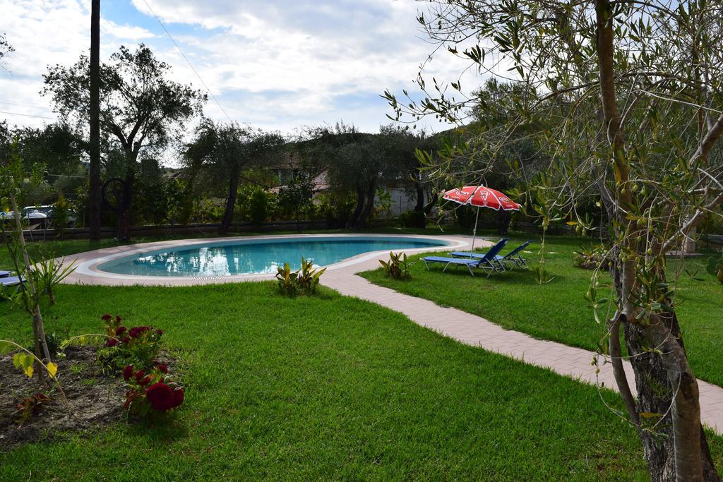 Three Stars Luxury Villas Мораитика Экстерьер фото